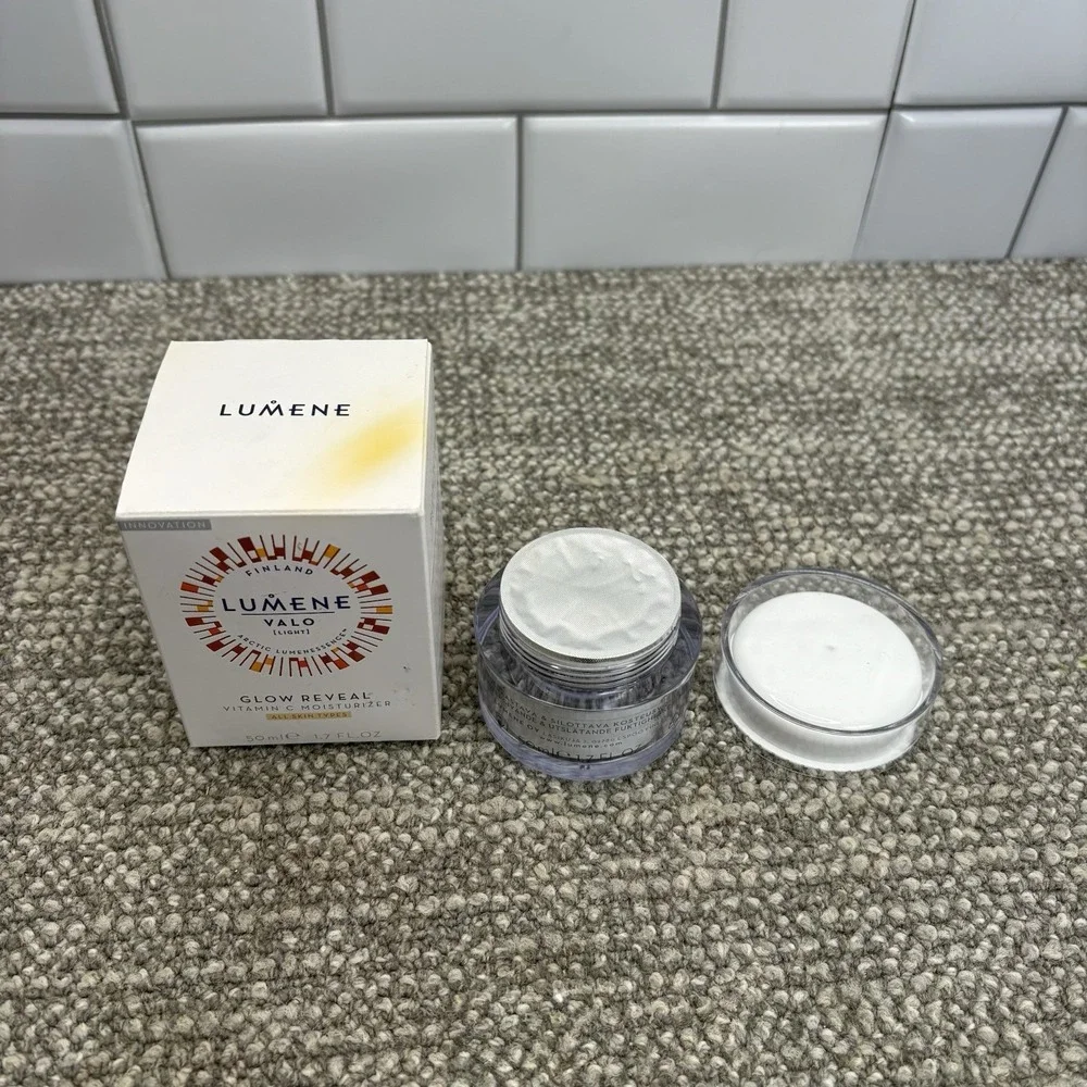 NEW Lumene Valo Light Glow Reveal Facial Moisturizer Vitamin C 1.7 oz NIB